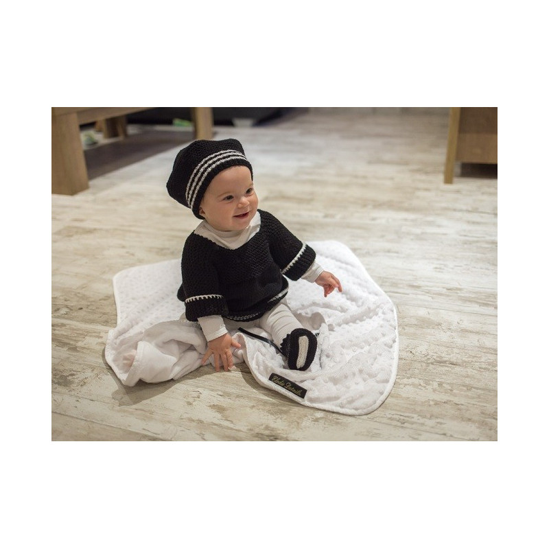 Cliché tenue en laine noire et blanc pour petite fille
