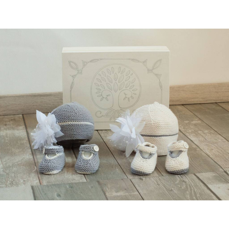 LDélicatesse ensemble Layette tricoté main LDélicatesse ensemble Layette tricoté main